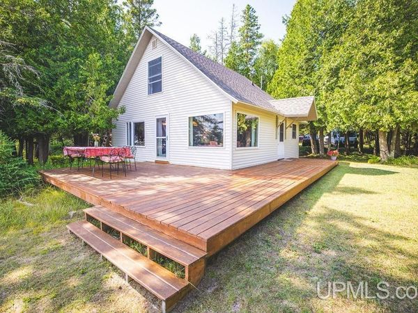 11297 East Beach Road, Garfield Twp, MI 49762