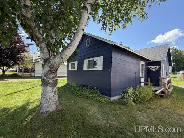 15 Grand Avenue, L'anse, MI 49946