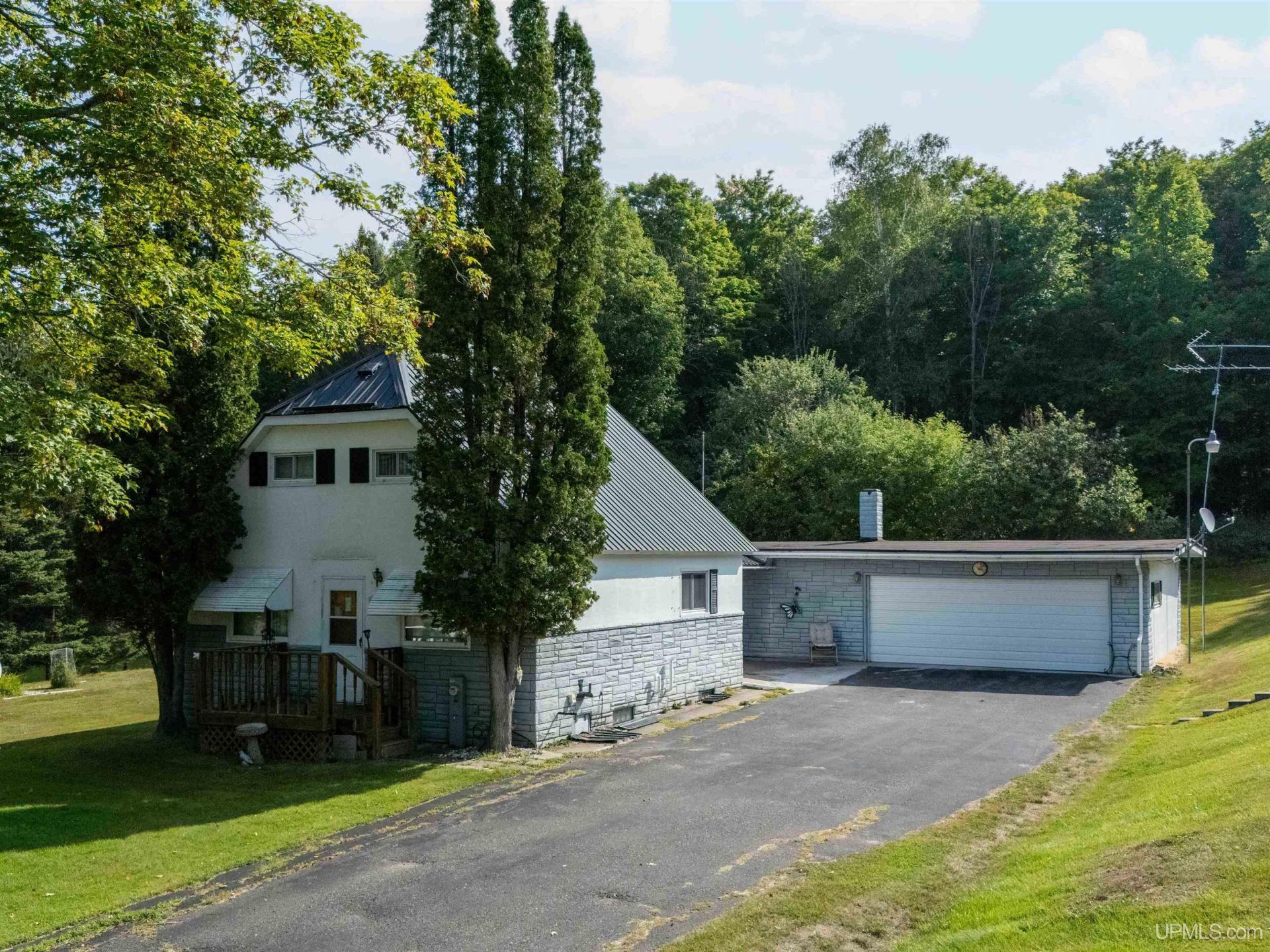 135 Hanmer Road, Iron River Twp, MI 49935 Main Photo