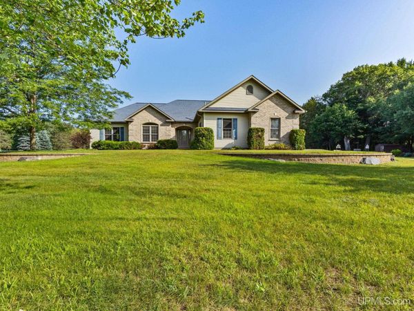 3000 14th Avenue, Menominee, MI 49858