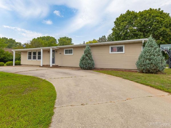 1900 30th Avenue, Menominee, MI 49858