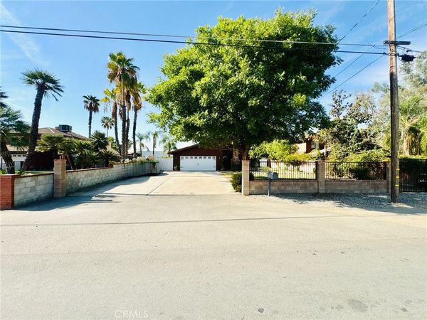 10611 Shellabarger, Bakersfield, CA 93312