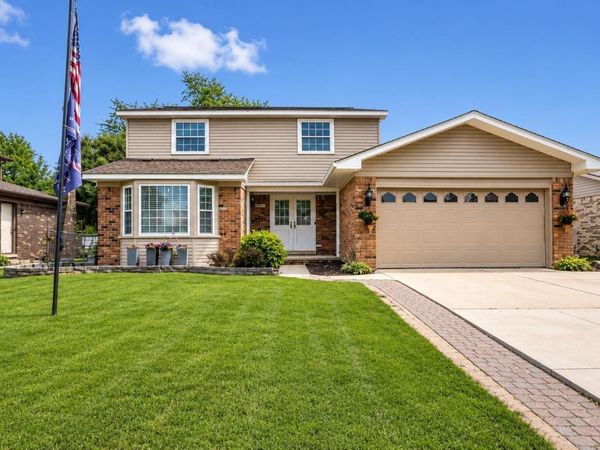 19511 Wherle Drive, Brownstown, MI 48193