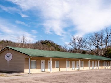 786 786 Ray Mann Rd Road, Jamestown, KY 42629