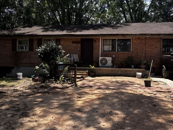 301 ESSEX Drive, Jonesboro, GA 30238