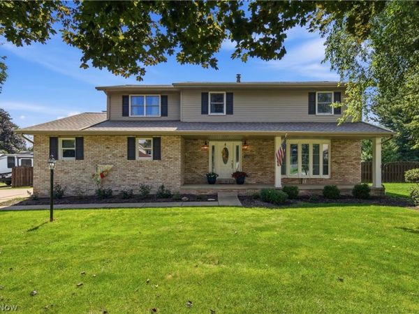 1068 Shelview Circle NW, Uniontown, OH 44685