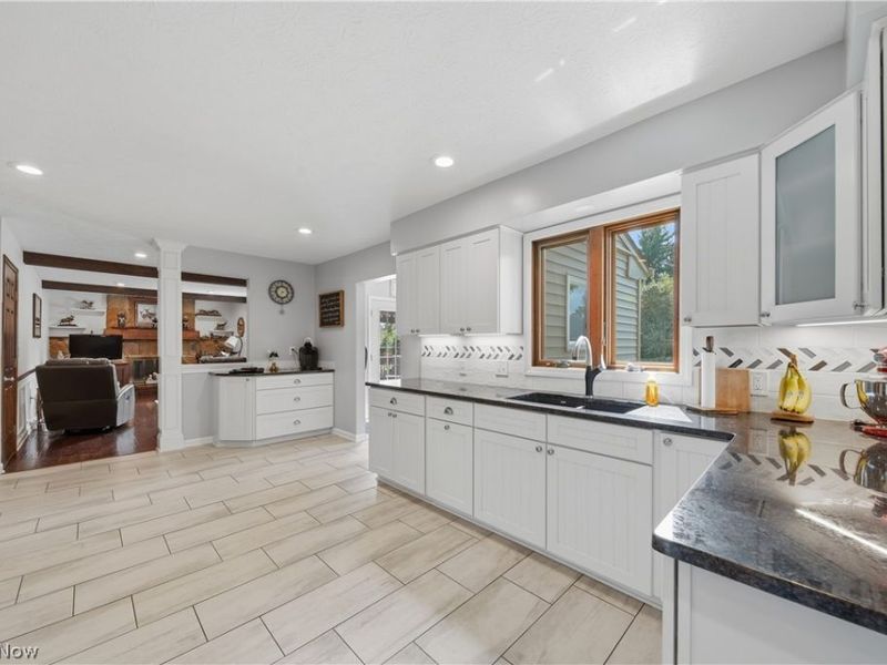 1068 Shelview Circle NW, Uniontown, OH 44685 Photo 12
