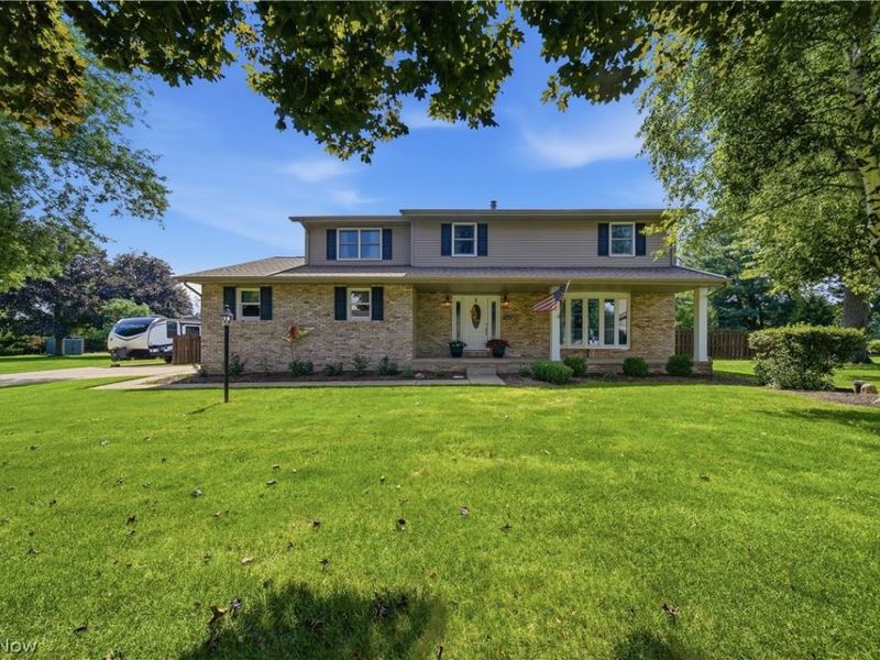 1068 Shelview Circle NW, Uniontown, OH 44685 Photo 2