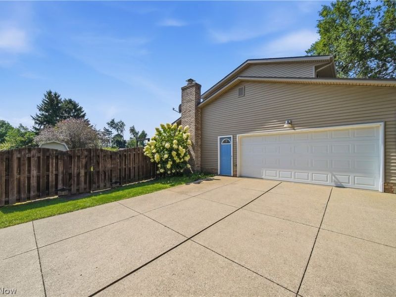 1068 Shelview Circle NW, Uniontown, OH 44685 Photo 36