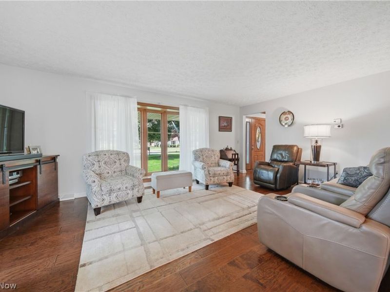 1068 Shelview Circle NW, Uniontown, OH 44685 Photo 7