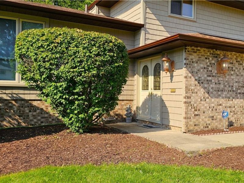 5216 Thoreau Drive, Parma, OH 44129 Photo 3