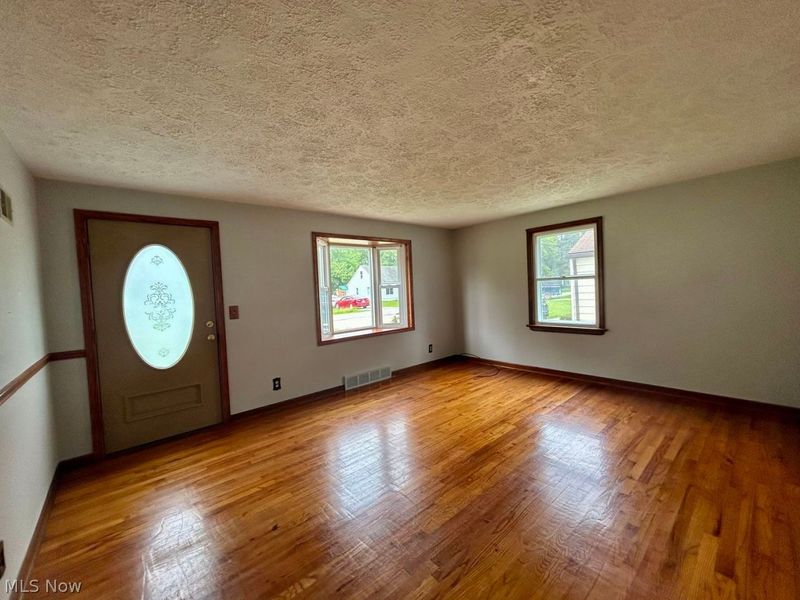 10115 Colfax Drive, Columbia Station, OH 44028 Photo 2