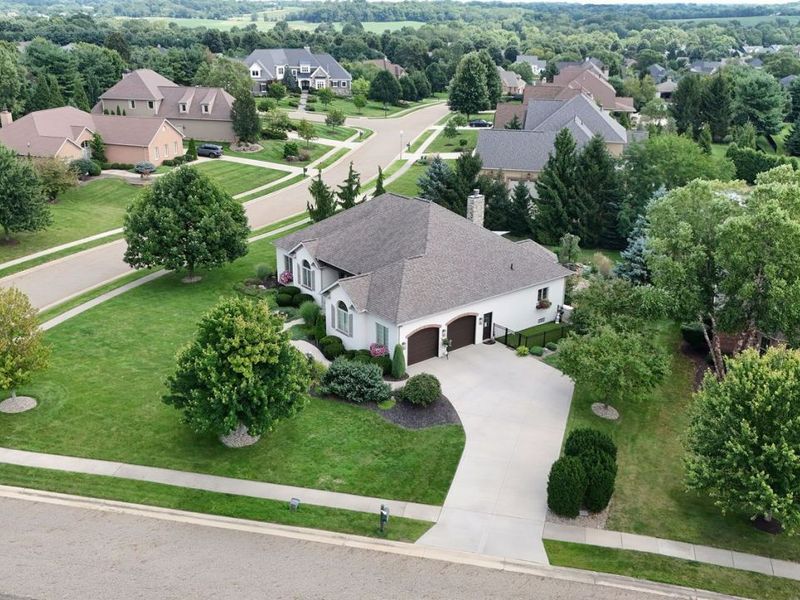 8534 Sweeney Avenue NW, North Canton, OH 44720 Photo 3