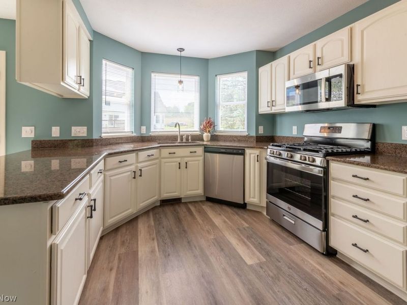857 Longbrook Drive, Wadsworth, OH 44281 Photo 11