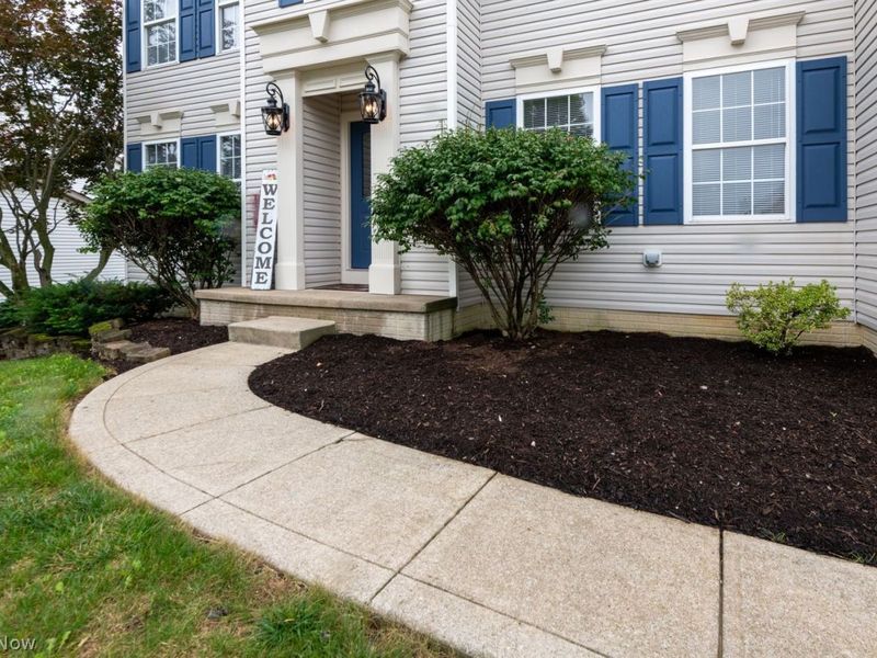 857 Longbrook Drive, Wadsworth, OH 44281 Photo 2