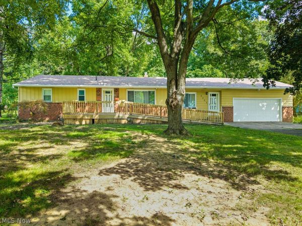8265 Waters Drive, Macedonia, OH 44056