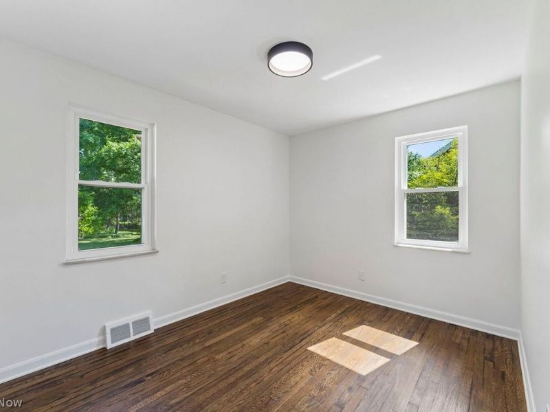 Seven Hills, OH 44131 Photo 15