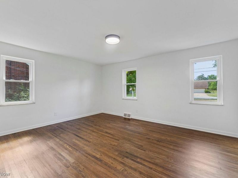 Seven Hills, OH 44131 Photo 22