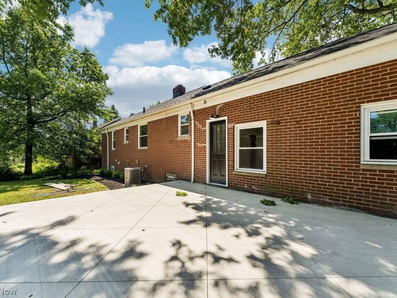 Seven Hills, OH 44131 Photo 37