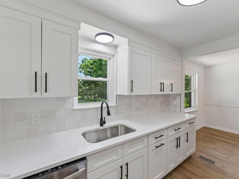 Seven Hills, OH 44131 Photo 7