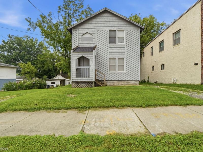 605 Brown Street, Akron, OH 44311 Photo 3