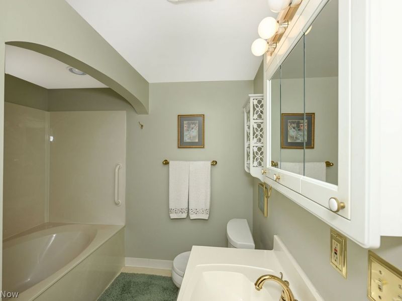 1990 Wiltshire Road, Akron, OH 44313 Photo 25