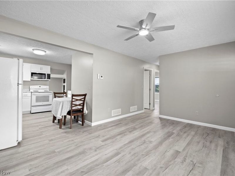 6485 Russia Road, South Amherst, OH 44001 Photo 12