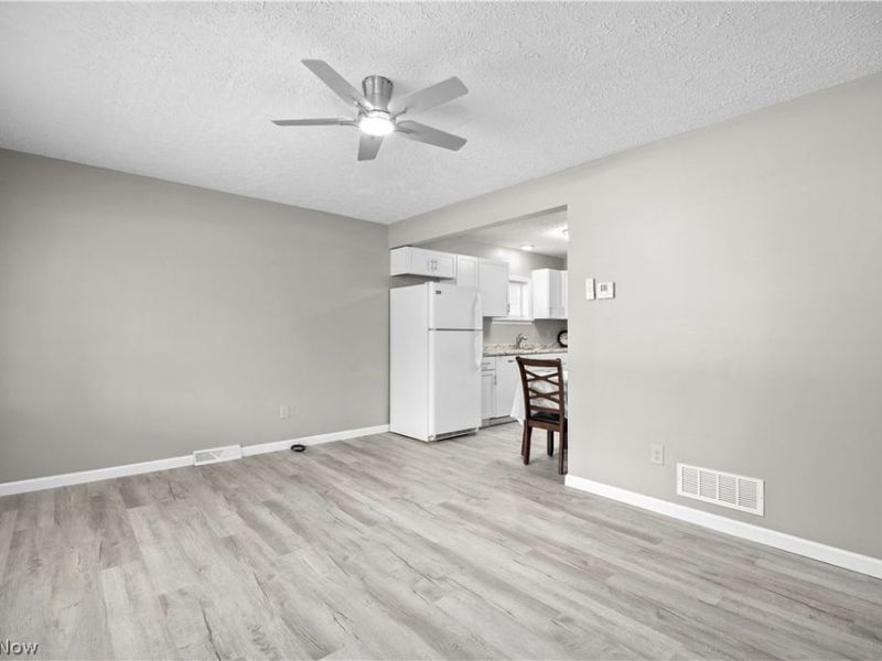6485 Russia Road, South Amherst, OH 44001 Photo 13