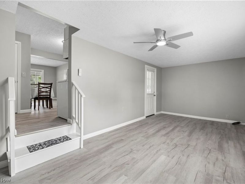 6485 Russia Road, South Amherst, OH 44001 Photo 4