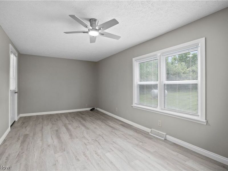 6485 Russia Road, South Amherst, OH 44001 Photo 5