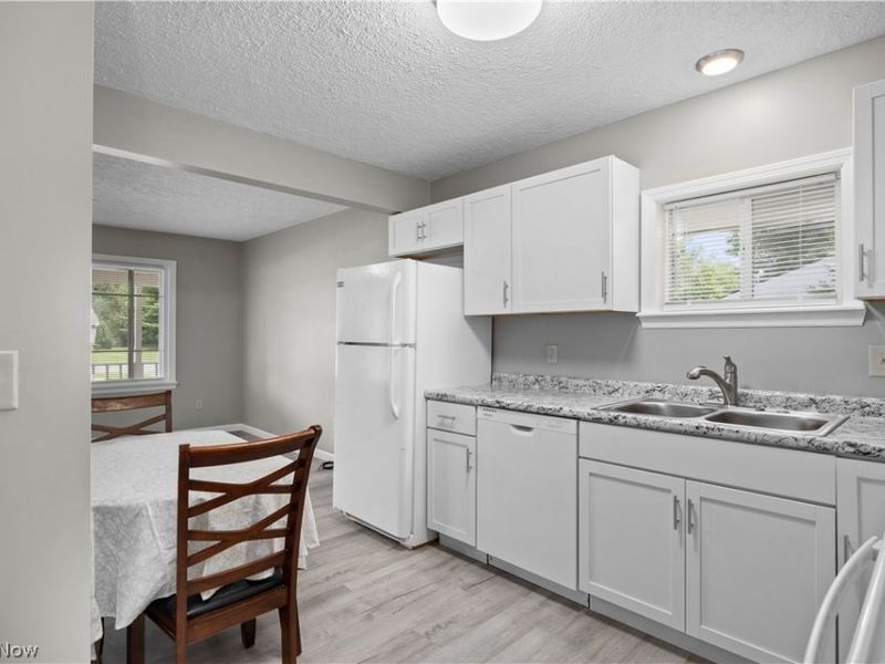 6485 Russia Road, South Amherst, OH 44001 Photo 6