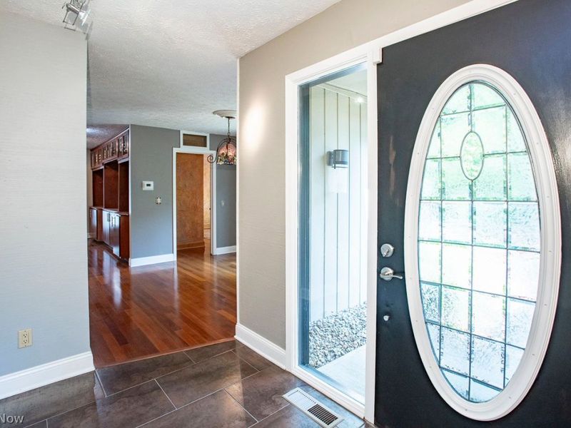10648 Oak Branch Trail, Strongsville, OH 44149 Photo 5