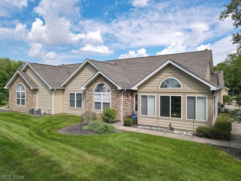 5670 Emerald Ridge, Unit B, Solon, OH 44139 Photo 1