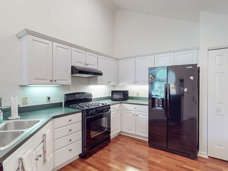 5670 Emerald Ridge, Unit B, Solon, OH 44139 Photo 12