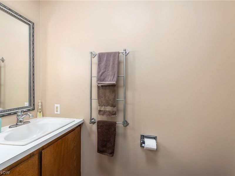 19842 Dell Drive, Unit 7, Strongsville, OH 44149 Photo 15