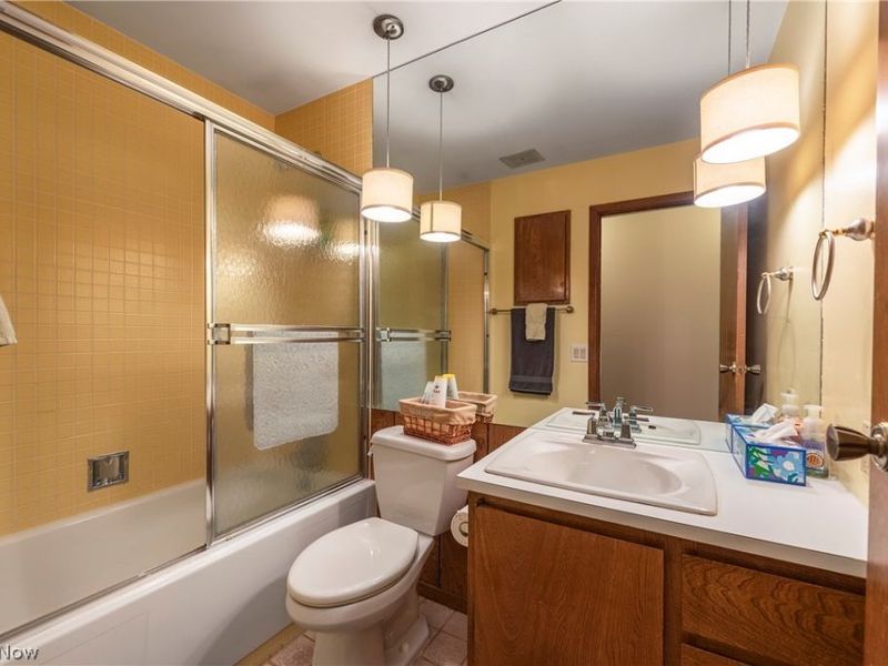 19842 Dell Drive, Unit 7, Strongsville, OH 44149 Photo 16