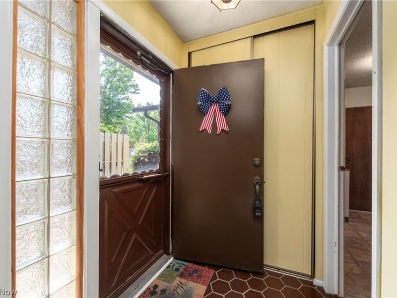 19842 Dell Drive, Unit 7, Strongsville, OH 44149 Photo 2