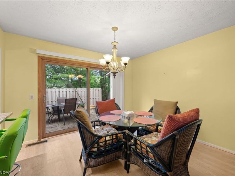 19842 Dell Drive, Unit 7, Strongsville, OH 44149 Photo 7