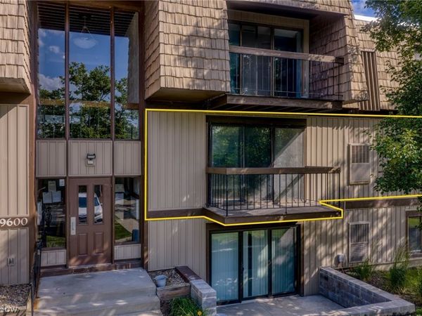 9600 Cove Drive , Unit B6, North Royalton, OH 44133