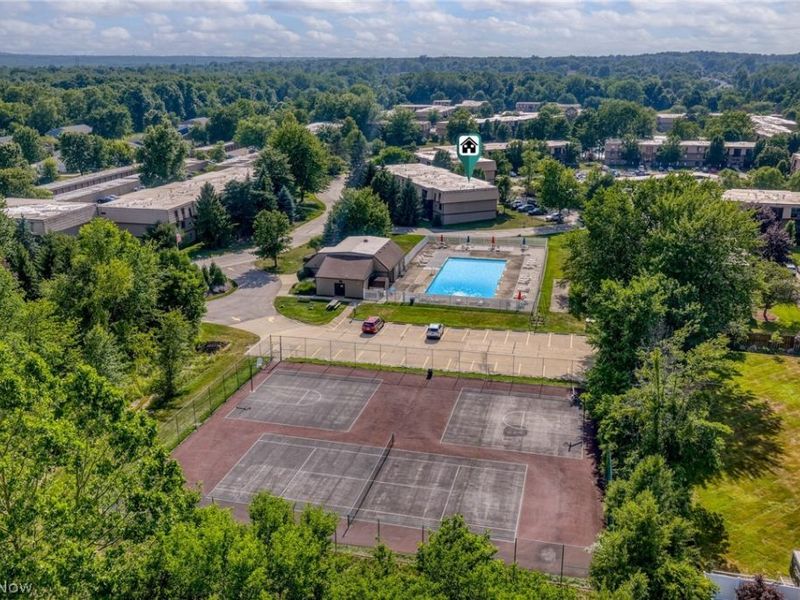 9600 Cove Drive , Unit B6, North Royalton, OH 44133 Photo 2