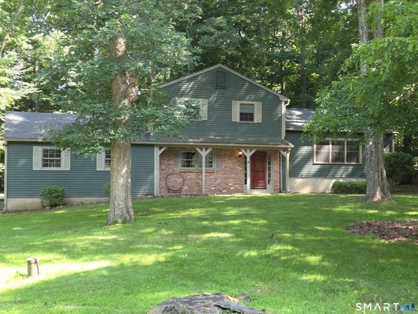 51 Foxwood South, Guilford, CT 06437