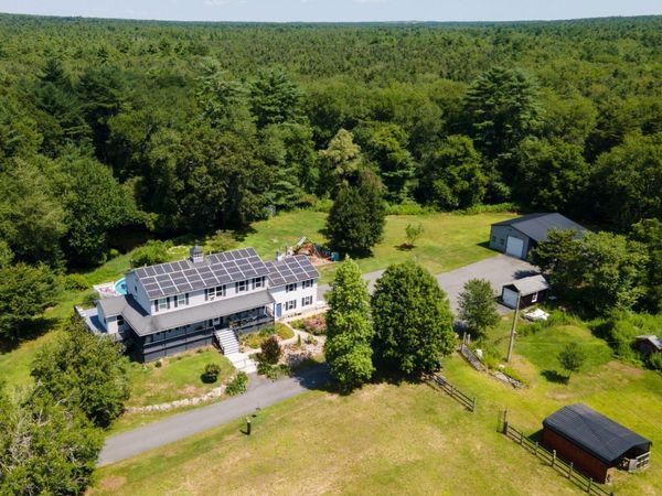 511 Old Fall River Rd, Dartmouth, MA 02747