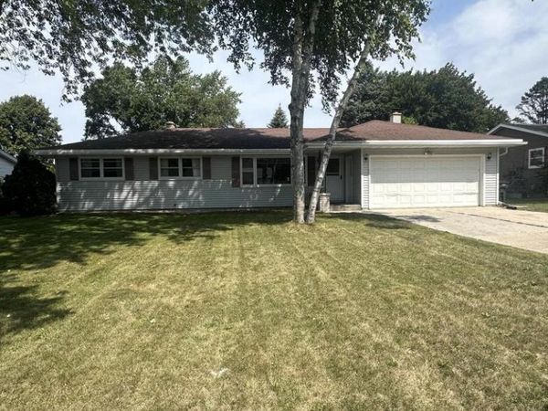 930 Anton ROAD, Plymouth, WI 53073