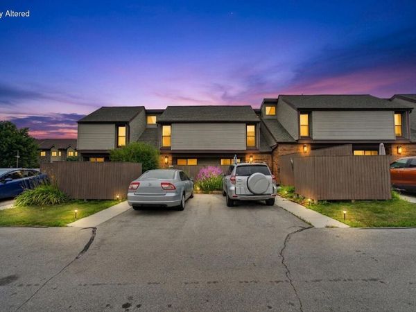1421 W Edgerton AVENUE, Unit R, Milwaukee, WI 53221