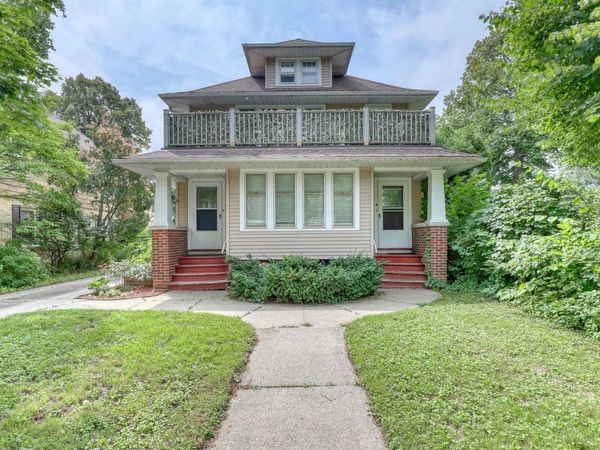2013 E Wood PLACE, Unit 2015, Shorewood, WI 53211