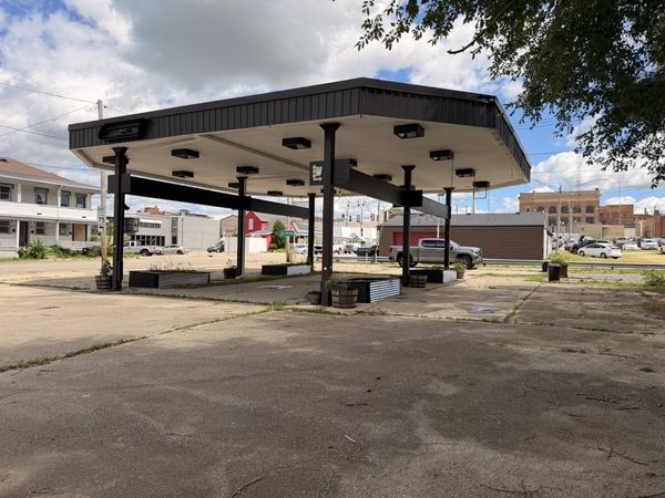 220 N Galena Avenue , Freeport, IL 61032