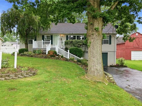 477 Erie Street , Hubbard, OH 44425