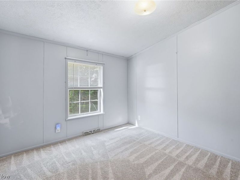 477 Erie Street , Hubbard, OH 44425 Photo 19