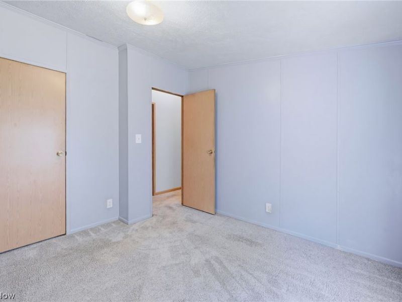 477 Erie Street , Hubbard, OH 44425 Photo 20