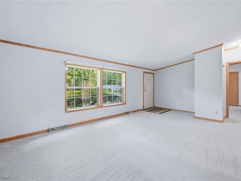 477 Erie Street , Hubbard, OH 44425 Photo 7